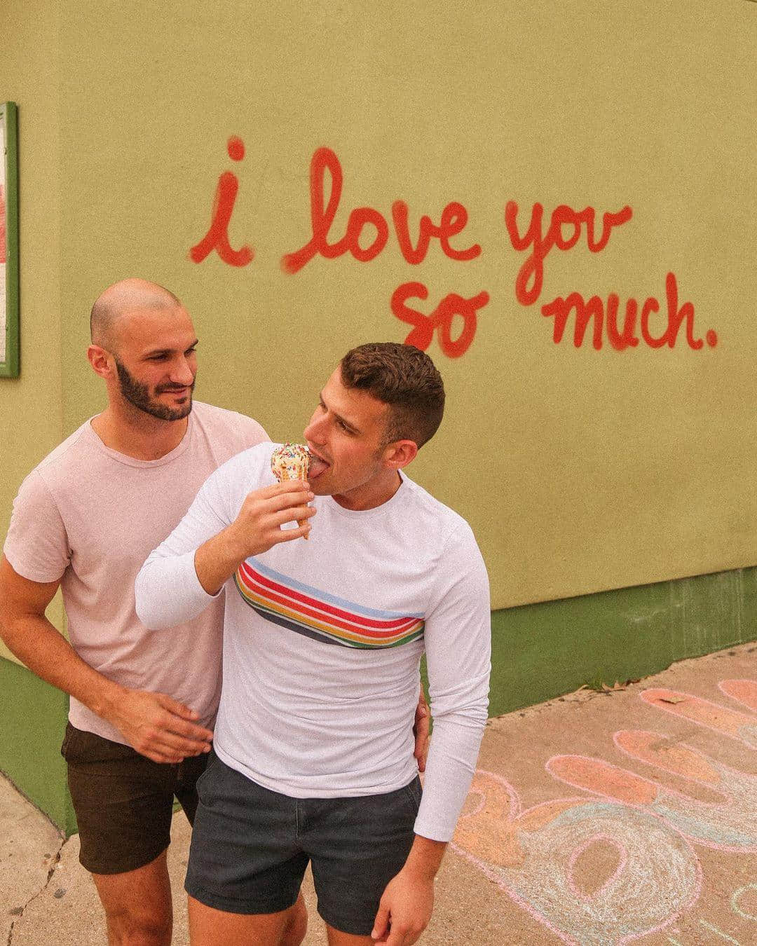 肌肉情侶教你無痛升級家中裝潢！ 花小錢也能打造夢幻小屋