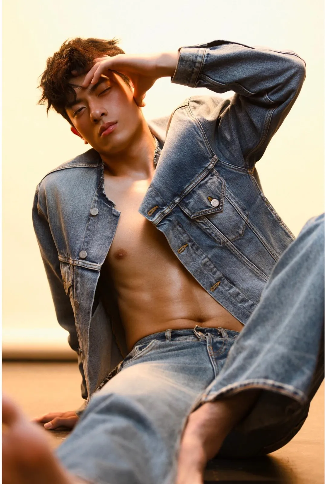 19岁的钻石男大,又又又被男摄影师拍了!-NICEGAY
