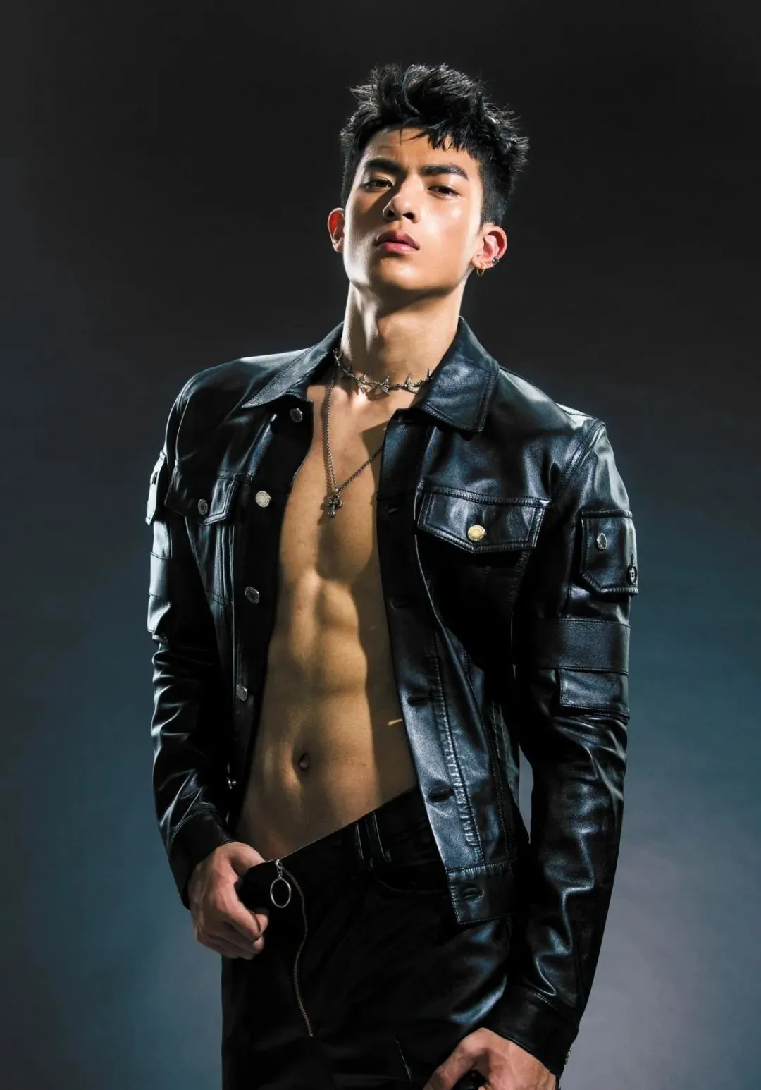 19岁的钻石男大,又又又被男摄影师拍了!-NICEGAY