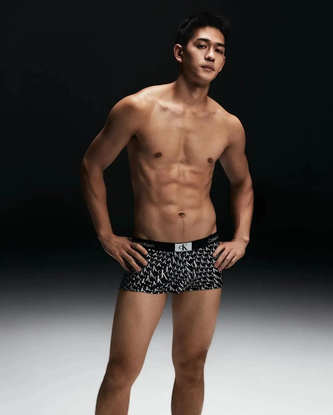 94年日本禁欲系男模拍CK广告,这实力直接碾压某代言人!-NICEGAY