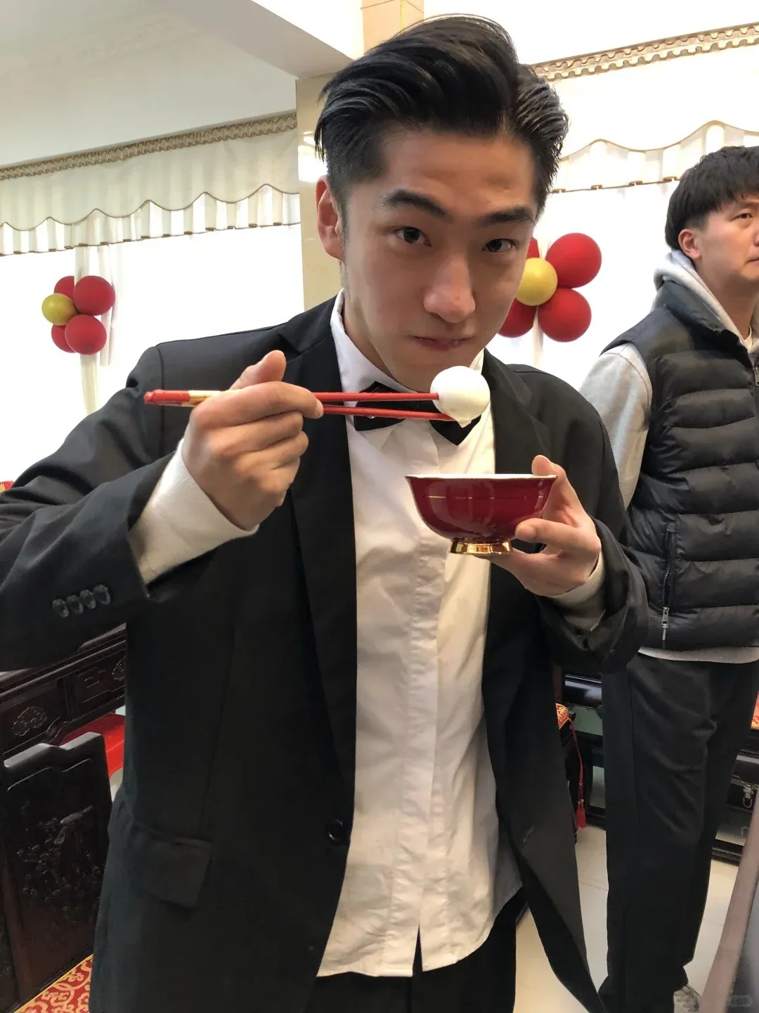 人家秋雅結婚,你一個大鼻子伴郎又唱又跳的!-NICEGAY