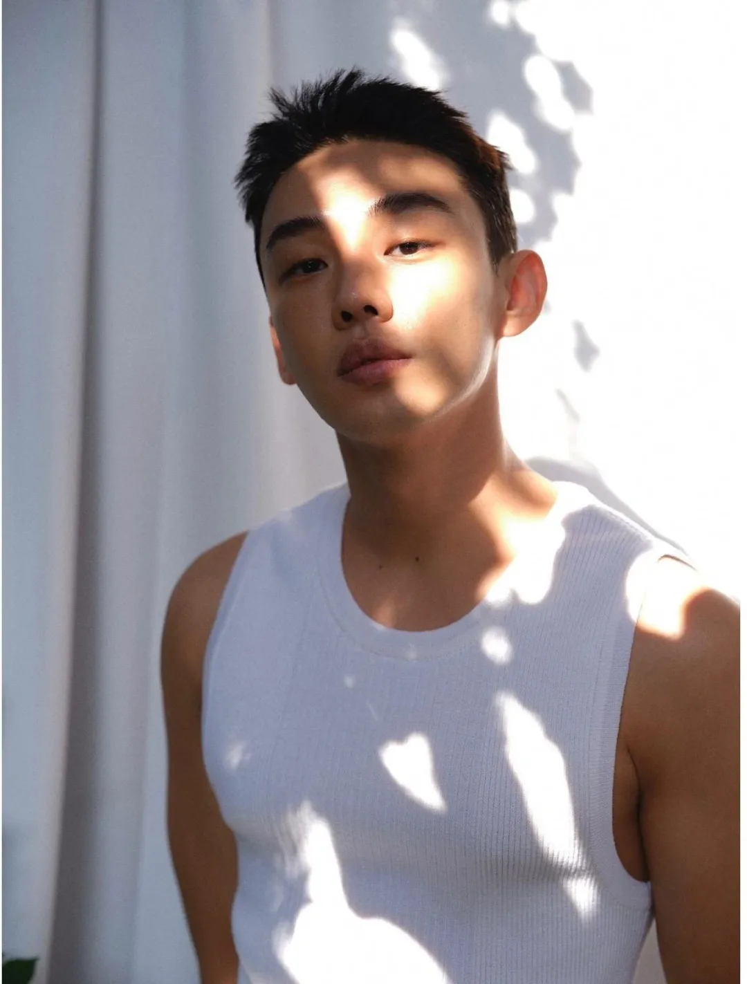 刘亚仁竟然宣布复出了!他与30岁熟男的瓜都吃了吗?!-NICEGAY