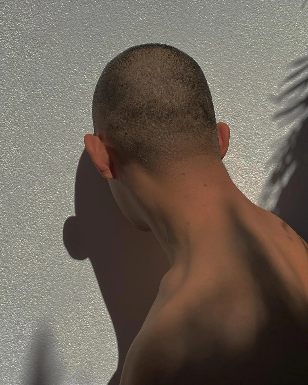 刘亚仁竟然宣布复出了!他与30岁熟男的瓜都吃了吗?!-NICEGAY