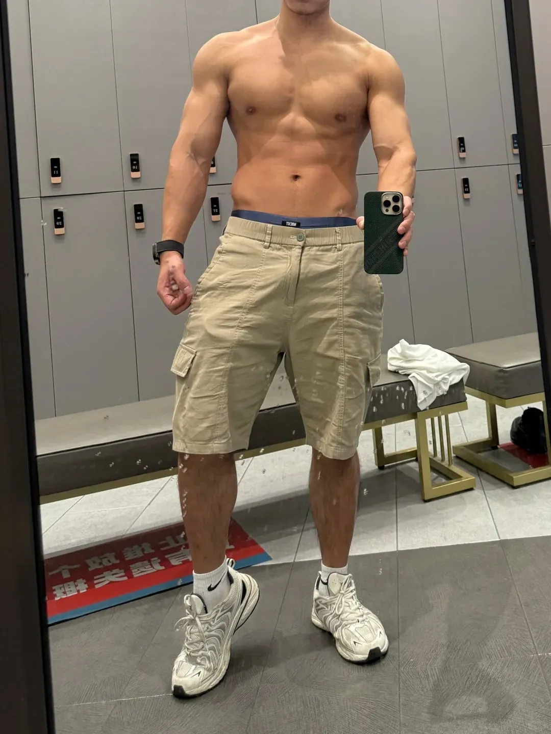 被这个乐刻肌肉教练帅晕,简直就是行走的荷尔蒙啊!-NICEGAY