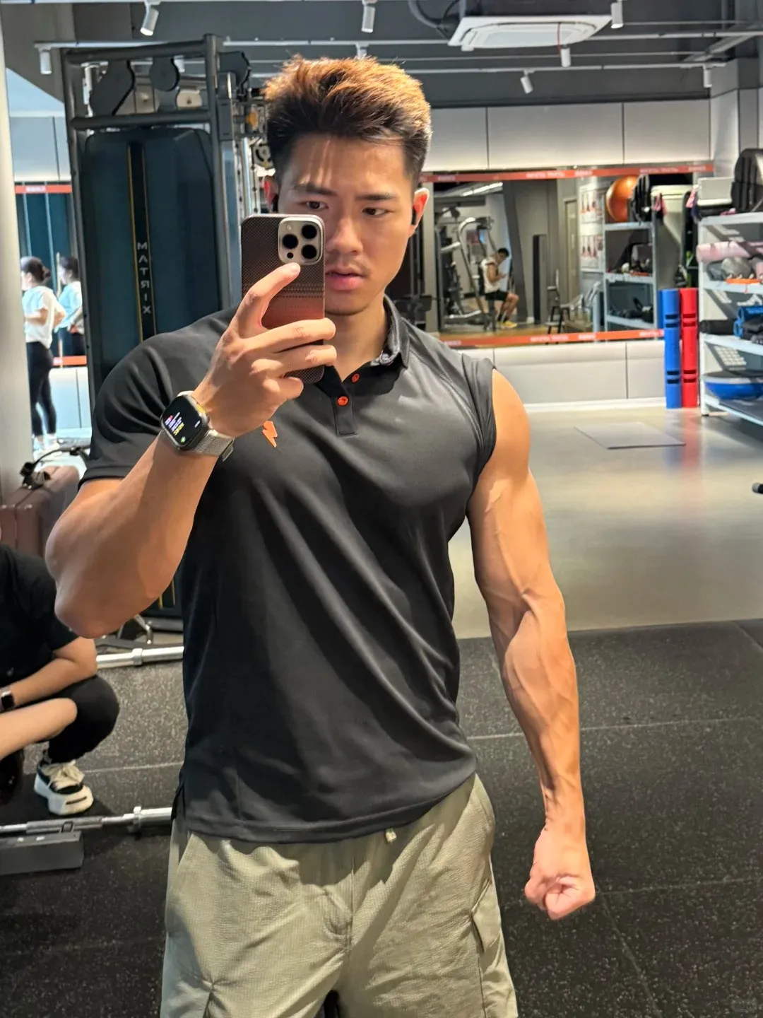 被这个乐刻肌肉教练帅晕,简直就是行走的荷尔蒙啊!-NICEGAY