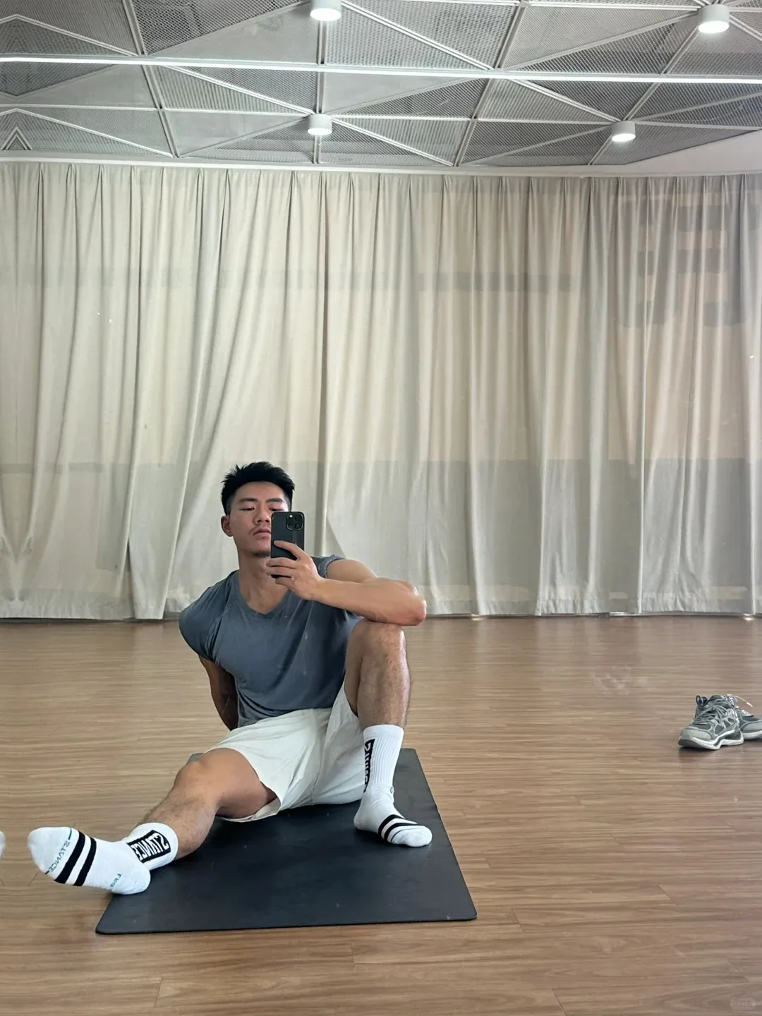 被这个乐刻肌肉教练帅晕,简直就是行走的荷尔蒙啊!-NICEGAY