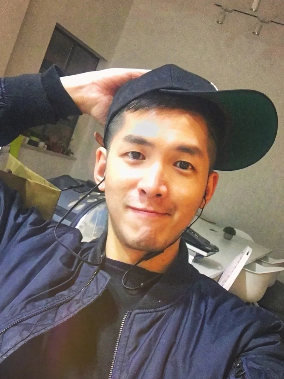 除了阿红,这几天他也很火!37岁的他居然当上总裁了……-NICEGAY