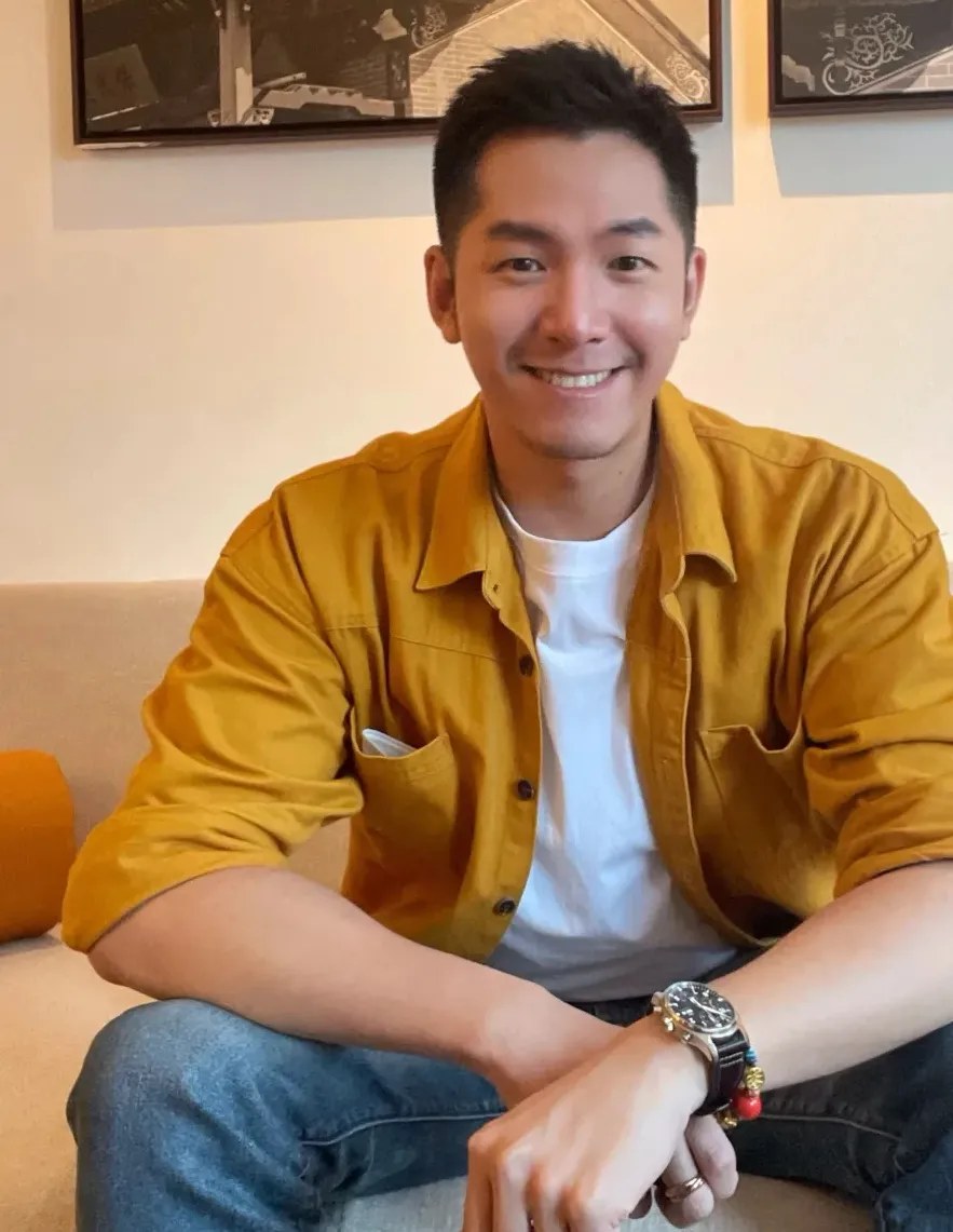 除了阿红,这几天他也很火!37岁的他居然当上总裁了……-NICEGAY