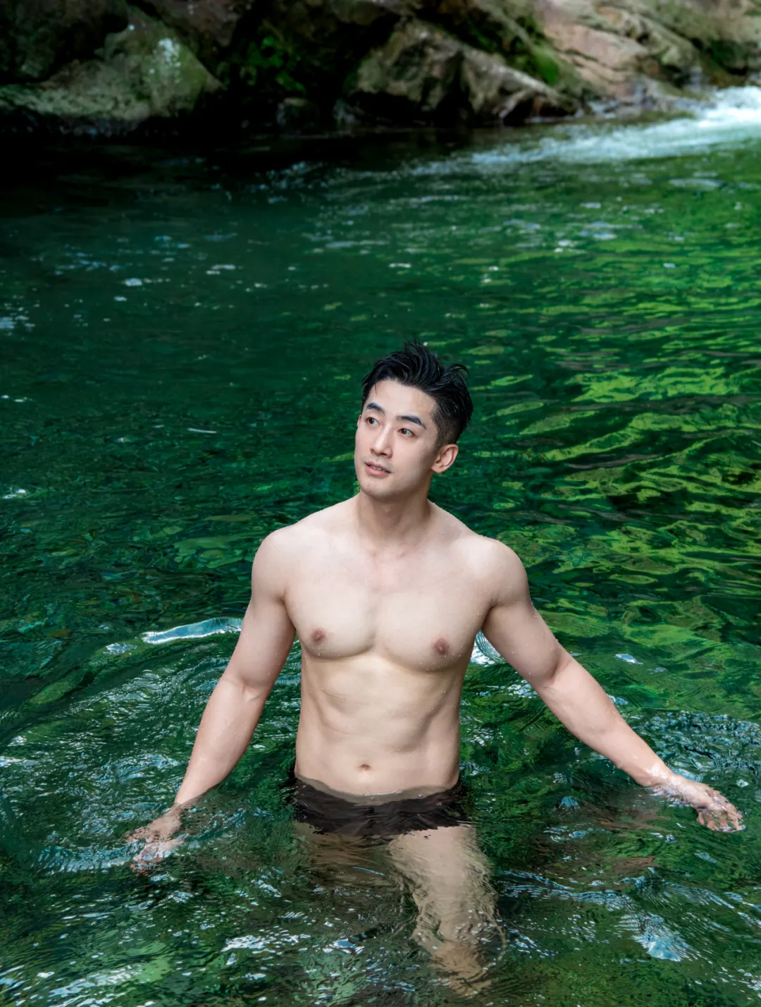 43岁上海肌肉网红一姐张弦,现在变成这样了.....-NICEGAY