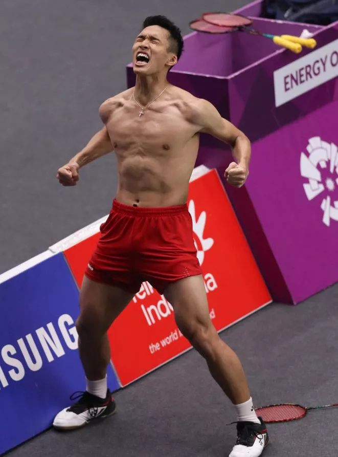 97年羽毛球肌肉男大的瓜都吃了吗?他现在变成这样了!!-NICEGAY