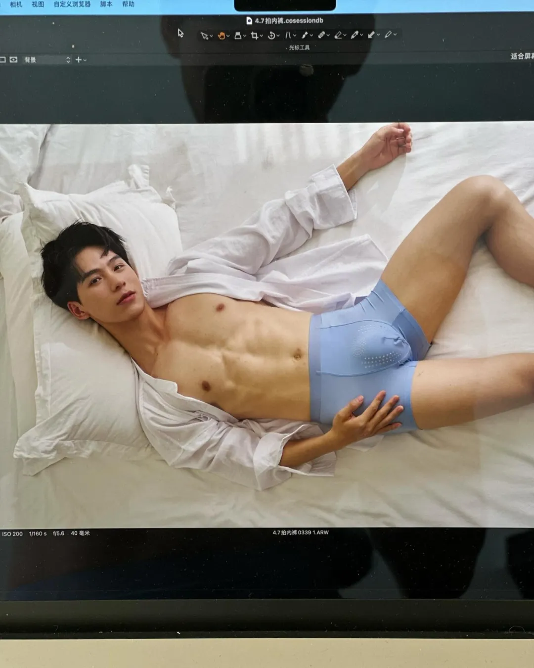 浙江肌肉男模最近很出圈，宽肩窄腰大长腿，拍内裤真的一绝！-NICEGAY