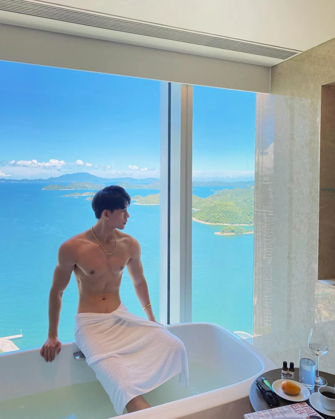 浙江肌肉男模最近很出圈，宽肩窄腰大长腿，拍内裤真的一绝！-NICEGAY