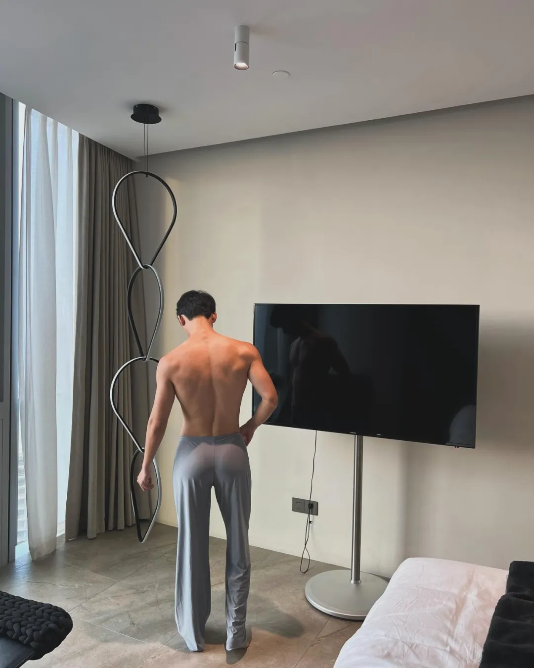 浙江肌肉男模最近很出圈，宽肩窄腰大长腿，拍内裤真的一绝！-NICEGAY