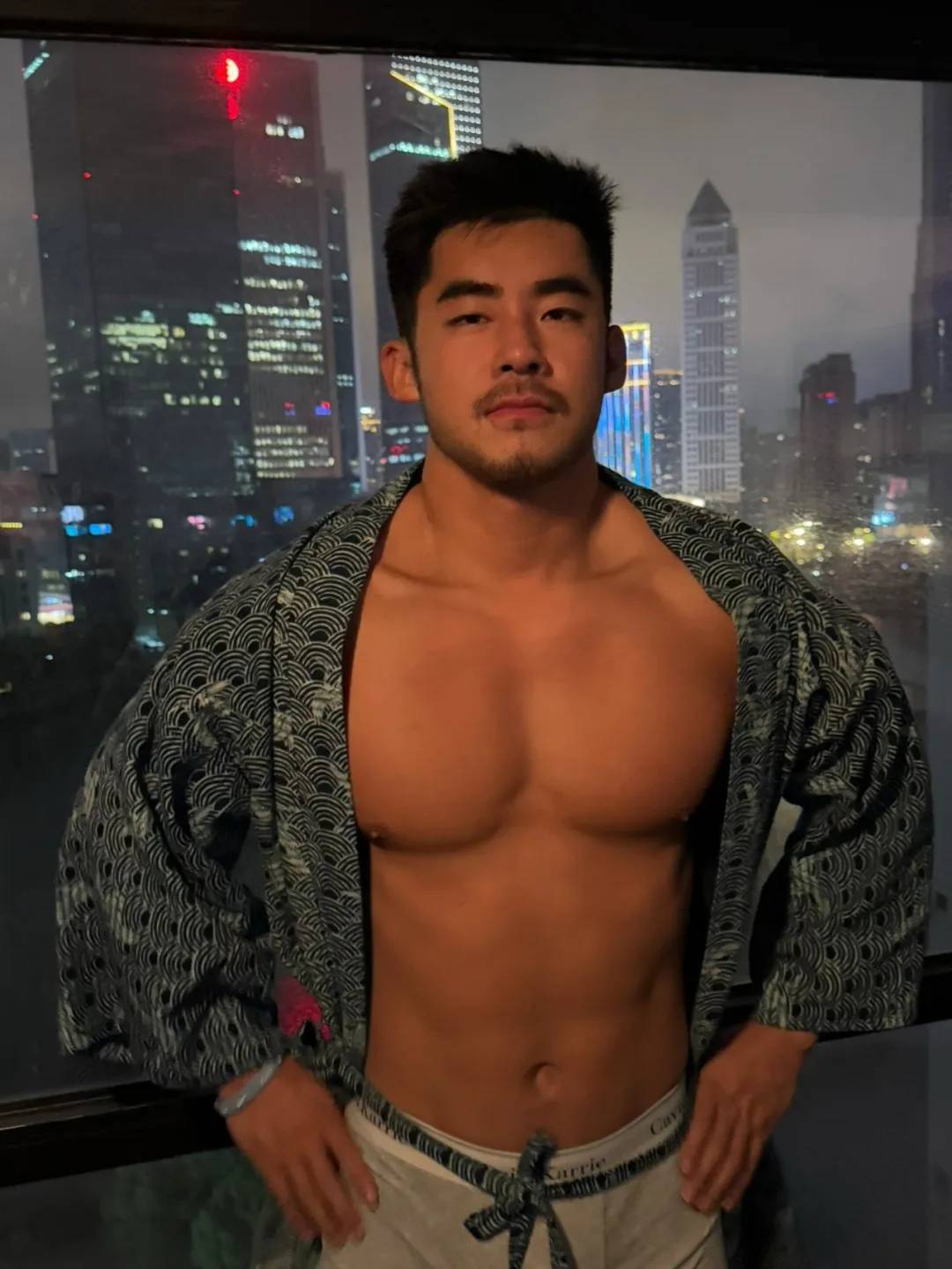 桥诘圣的瓜都吃了吗？被3、开轰趴、空降1.2W...他到底怎么了！-NICEGAY