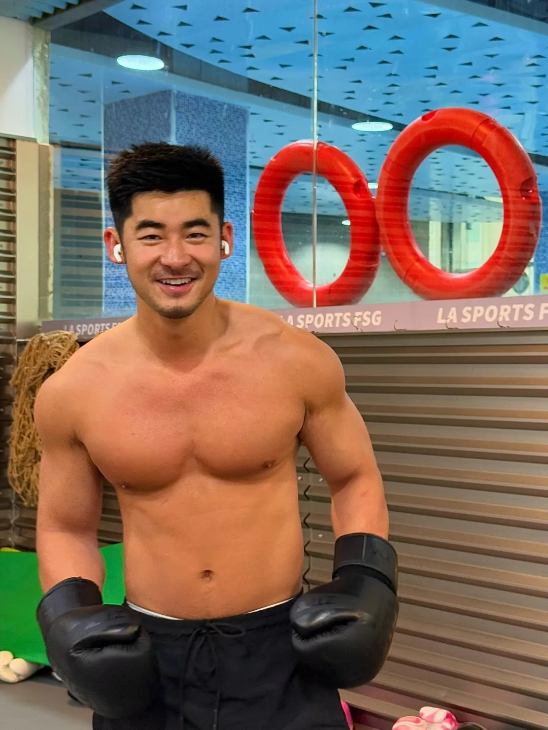 桥诘圣的瓜都吃了吗？被3、开轰趴、空降1.2W...他到底怎么了！-NICEGAY