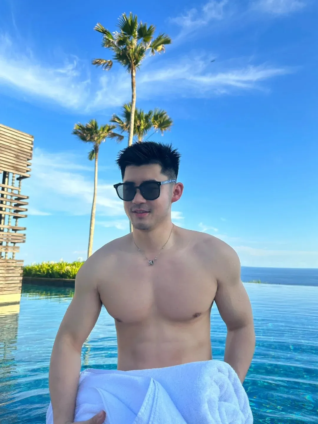 桥诘圣的瓜都吃了吗？被3、开轰趴、空降1.2W...他到底怎么了！-NICEGAY