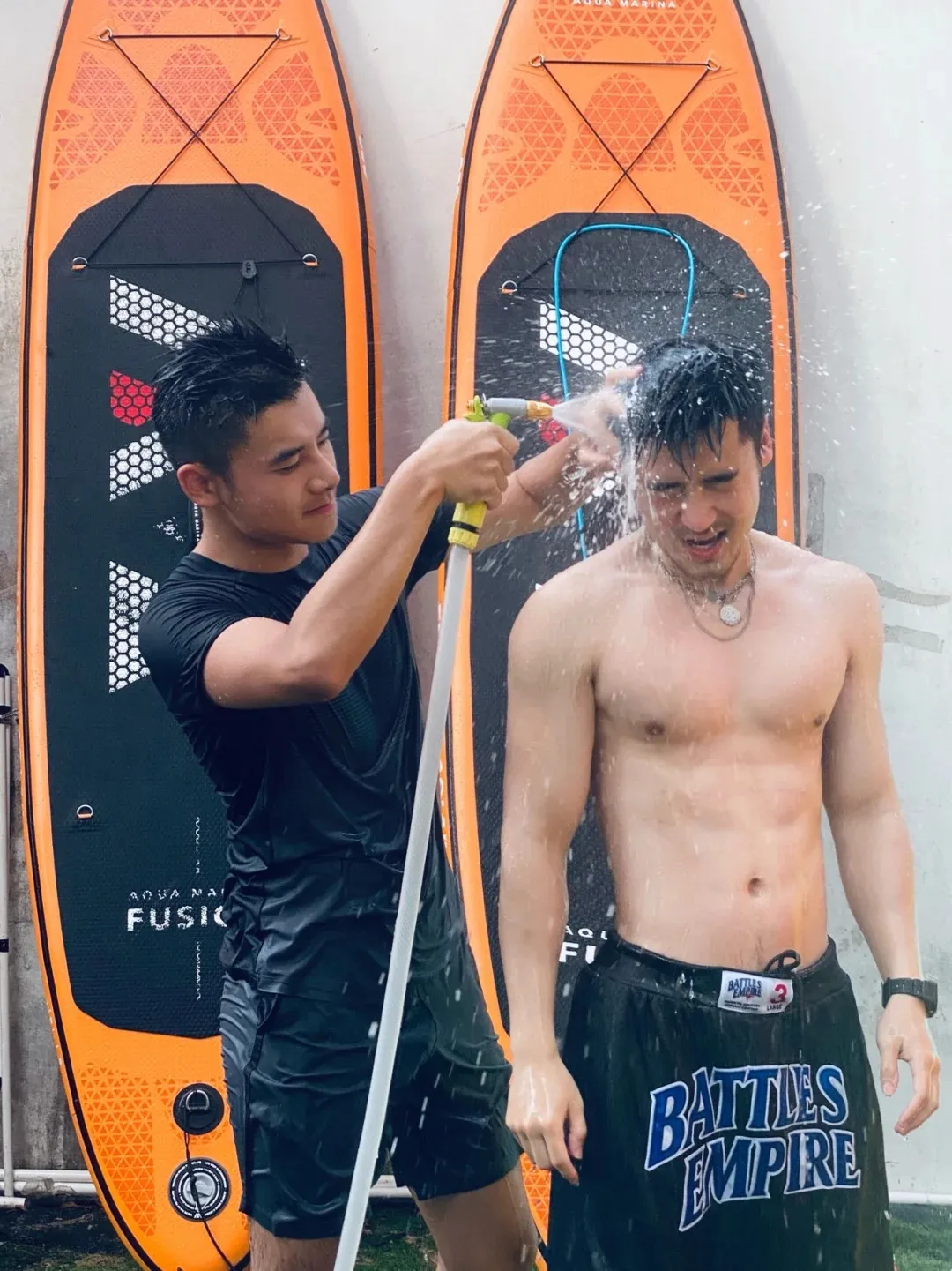 桥诘圣的瓜都吃了吗？被3、开轰趴、空降1.2W...他到底怎么了！-NICEGAY